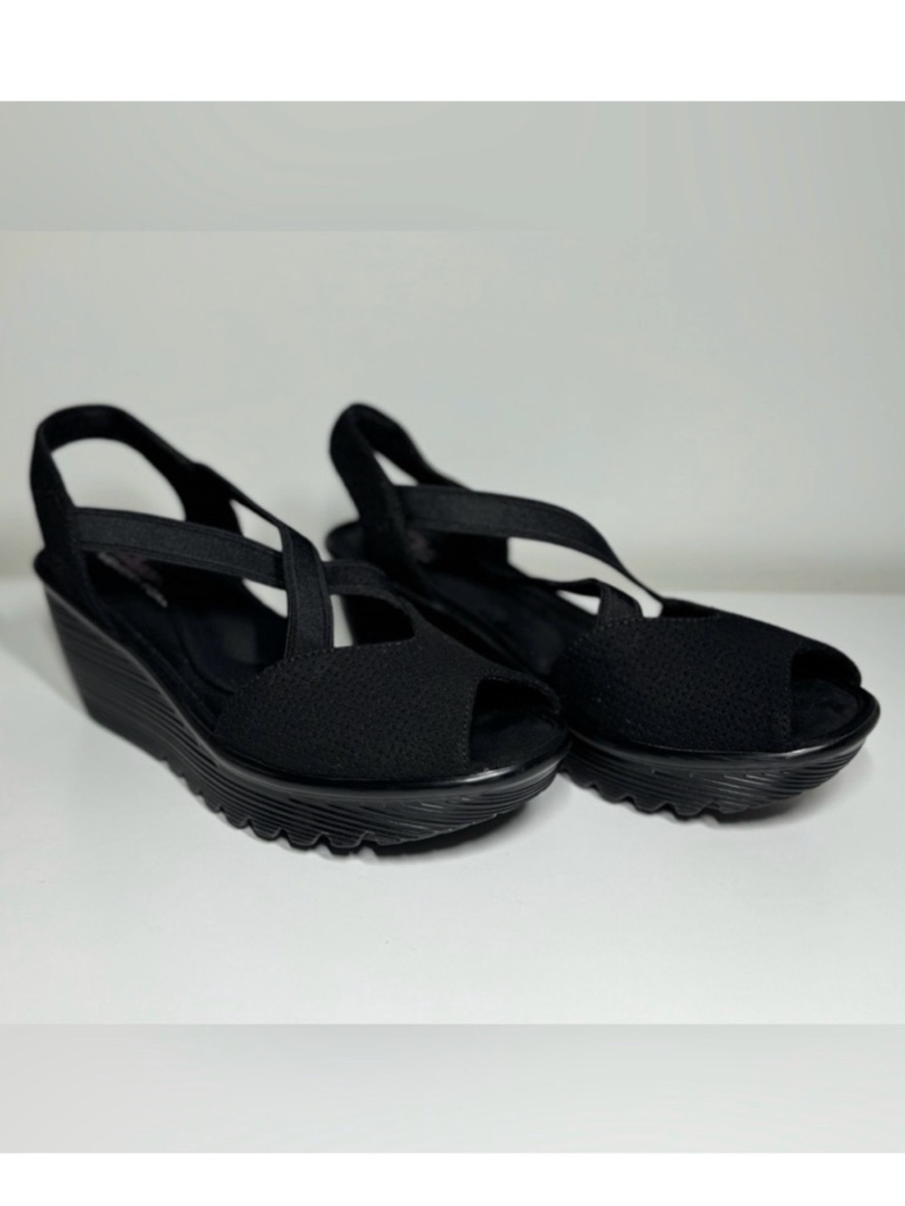 Skechers Black Elastic Crossover Wedge Sandals